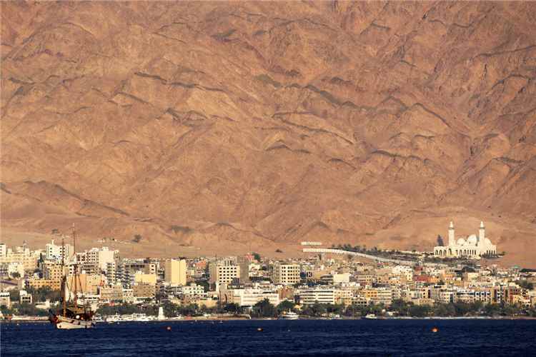 الجيش الإسرائيلي يعلن رصد صواريخ من إيران باتجاه العقبة في الأردن