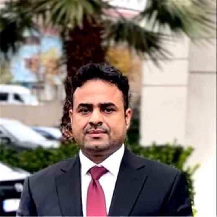 خياران فقط أمام الحوثيين.. سياسي يمني يفجر مفاجأة عن "المرحلة الأصعب" ويحذر من تصعيد إيراني