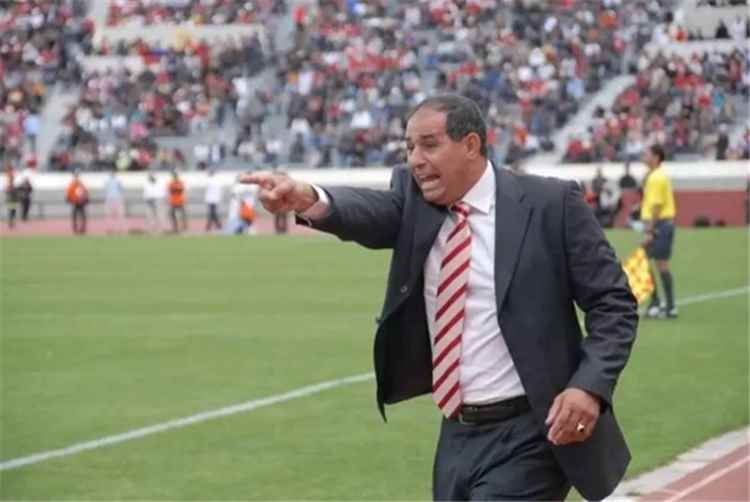 المغربي بادو الزاكي يقود منتخب النشامى