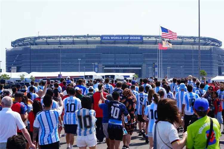 ثورة قياسية في عالم كرة القدم: مونديال 2026 يتسيد التاريخ بحضور وإيرادات غير مسبوقة