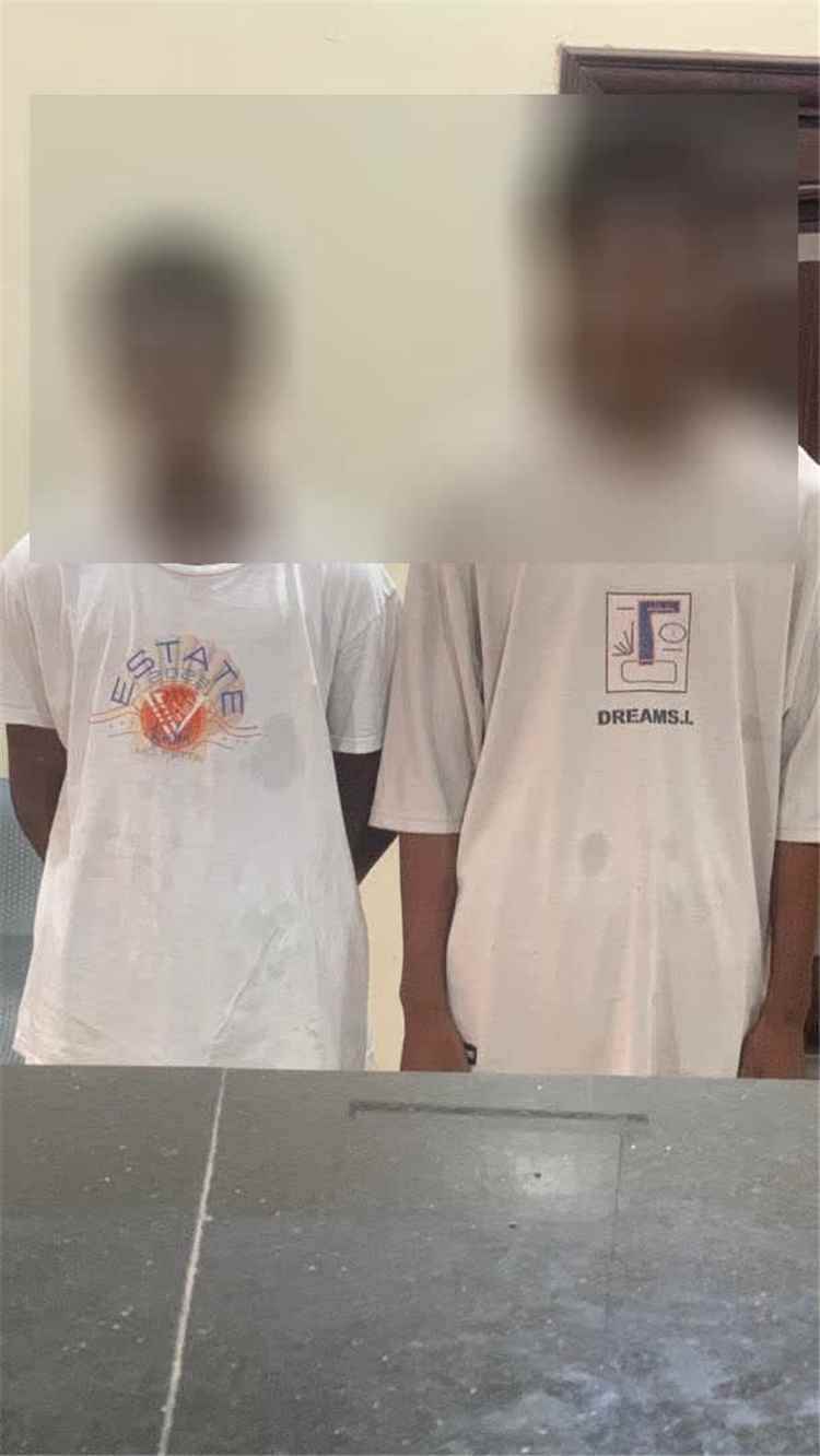 إنجاز أمني يثير الإعجاب في العاصمة عدن.. الإطاحة بلصوص منازل واستعادة مسروقات ثمينة في وقت قياسي