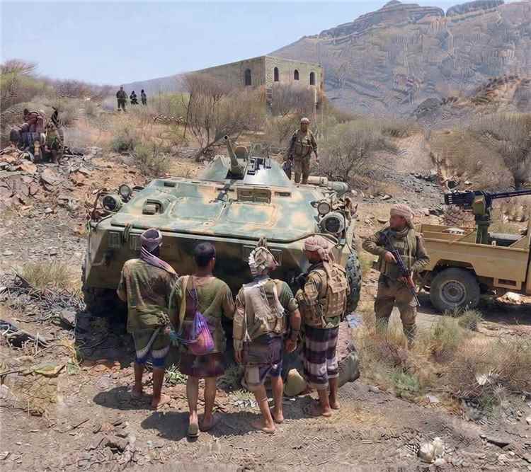 خسائر حوثية جديدة في مقبنة بتعز.. قتلى وجرحى وأسرى عقب هجوم فاشل