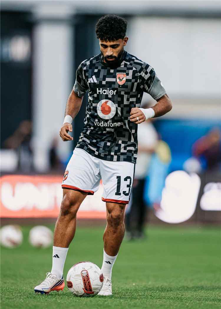 الأهلي يفرض استحواذه على سموحة دون خطورة بعد نصف ساعة في الدوري المصري