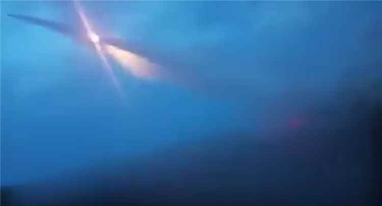 عاجل: وصول تعزيزات عسكرية ضخمة من ألوية العمالقة ودرع الوطن إلى جبهتي تعز والساحل الغربي