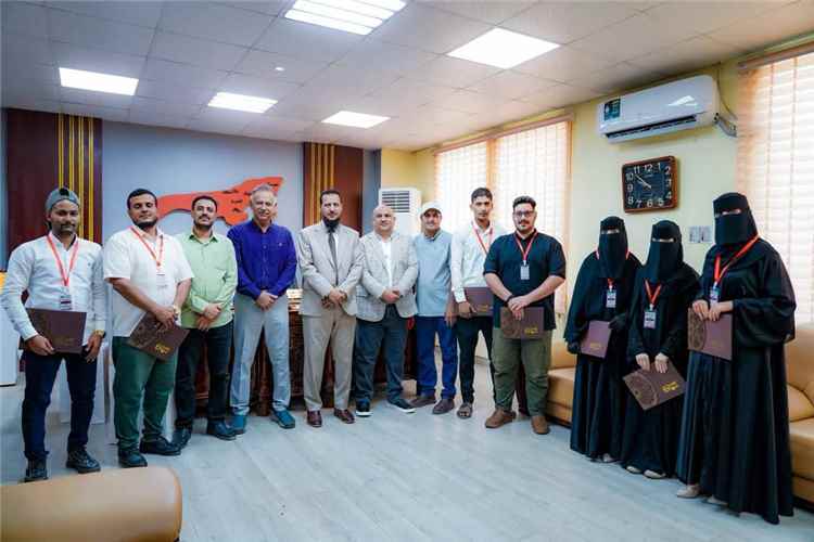 بالأسماء.. محافظ عدن يزف بشرى سارة للشباب ويكرم أوائل التعليم الفني