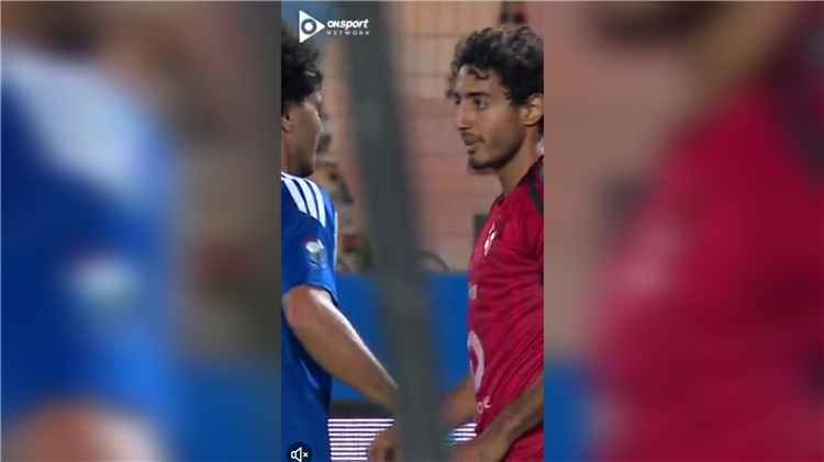 ثلاث بطاقات صفراء تشعل بداية الشوط الثاني بين الأهلي وسموحة