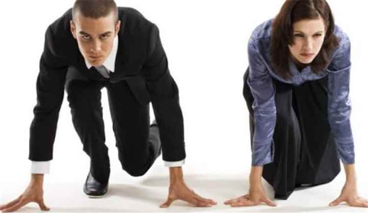 لماذا تعمّر النساء أكثر من الرجال؟