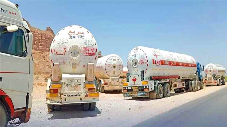 انفراجة كبرى.. رفع القطاع القبلي في مأرب وعودة مقطورات الغاز إلى هذه المحافظة!