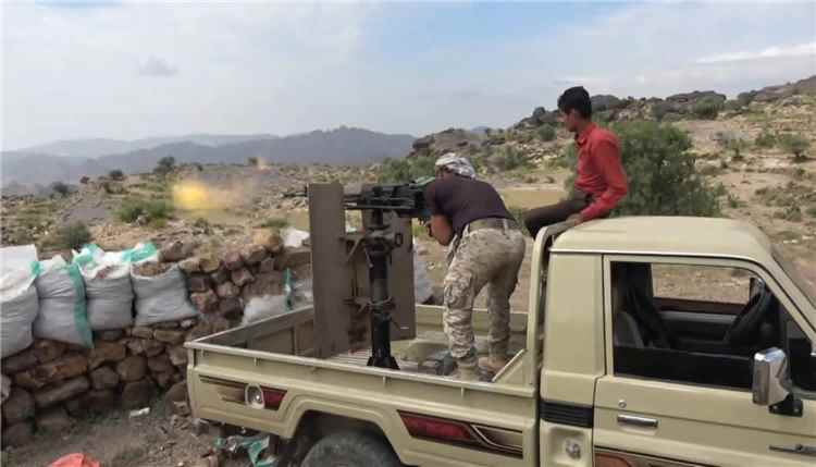 هجوم للجيش على مواقع الحوثيين في قهبان غربي تعز وسط تصاعد المعارك
