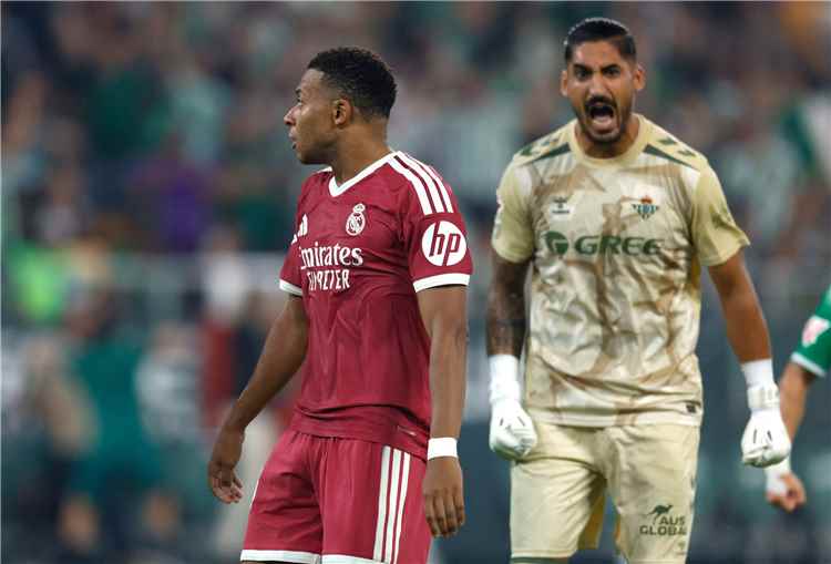 مبابي يهدر ركلة جزاء.. ريال بيتيس يصعق ريال مدريد بهدف ويمنحه أول خسارة في الليغا هذا الموسم