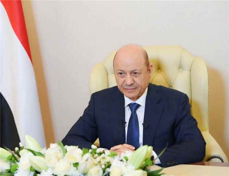 مستشار إعلامي: الرئيس العليمي يوجه الطيران الحربي بالتدخل وضرب مواقع الحوثيين في تعز وهذا سبب التأخير!