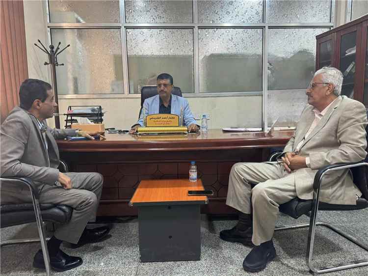 تحرك رسمي في عدن لمعالجة ملف رواتب المعلمين والمتعاقدين في ساحل حضرموت