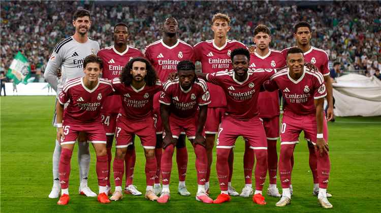 ريال مدريد يبدأ مشواره أمام ريال بيتيس في قمة الجولة الرابعة من الدوري الإسباني