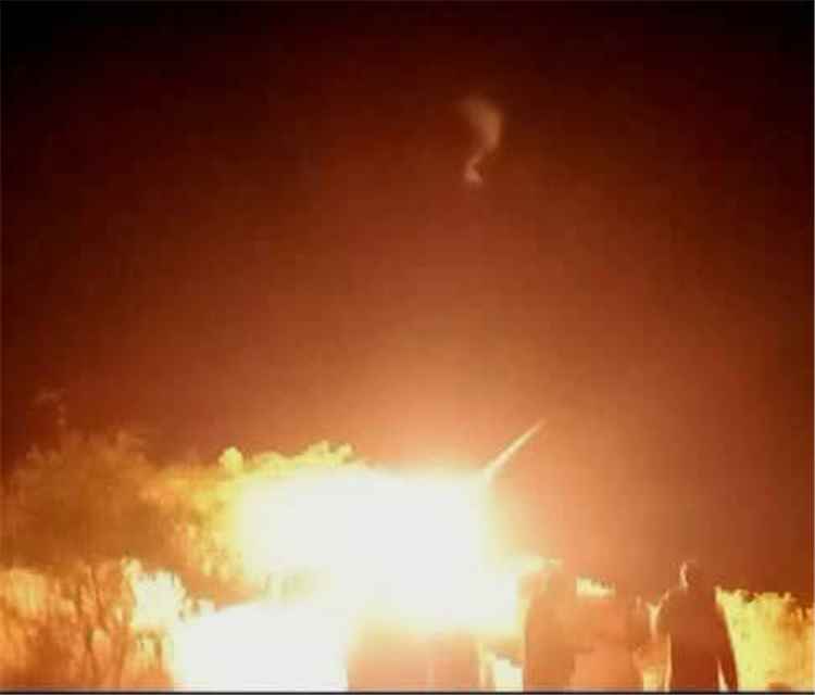 الجيش الوطني والقوات المشتركة يسيطرون على مواقع استراتيجية في تعز وانهيار في صفوف الحوثيين