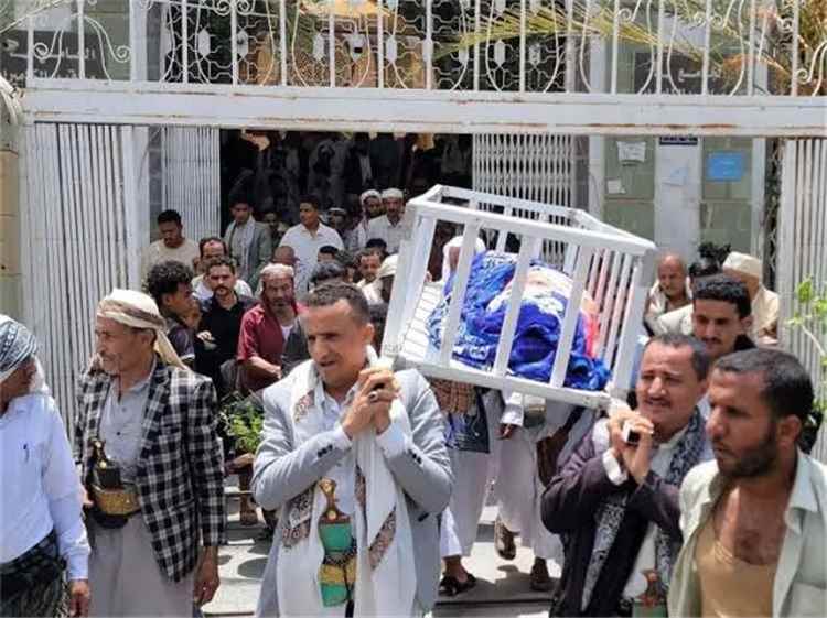 فاجعة تهز تعز: حاول إنقاذ صديقه من الغرق فكانت النهاية صادمة.. (تفاصيل المأساة)
