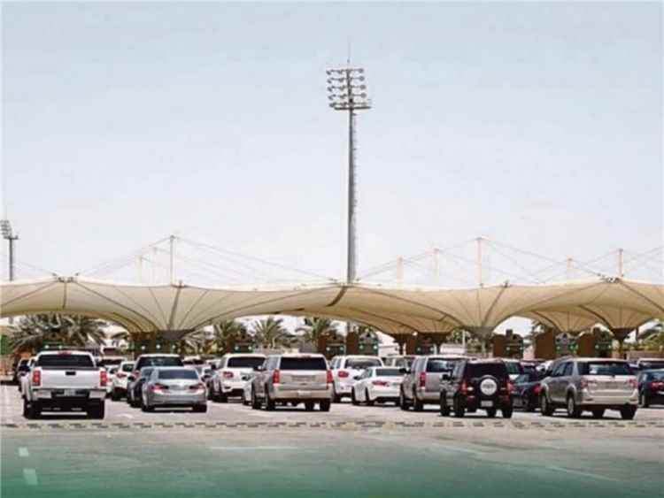 السعودية والبحرين تسمحان رسمياً لسيارات الأجرة المرخصة بنقل الركاب عبر جسر الملك فهد