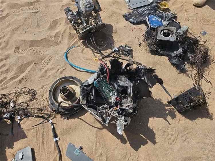 الدفاعات الجوية تُسقط طائرة مسيّرة حوثية من نوع "رجوم" شرق الحزم بالجوف