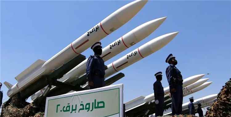 الحوثيون ينقلون مضادات دفاع جوي إلى الساحل الغربي في محافظتي الحديدة وتعز