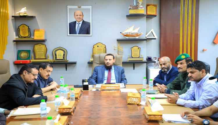 عاجل : محافظ عدن يعلن كسر احتكار الغاز واستيراده من الخارج لمواجهة الأزمة