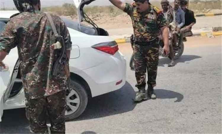 ضبط مركبة محملة بكميات من الأسلحة والذخائر والمعدات العسكرية في شبوة