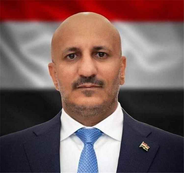 طارق صالح يتفقد الوضع بجبهات تعز ويؤكد: كل الجبهات مسرح عمليات واحد ومقبرة لطموحات طهران