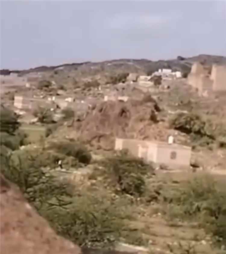 القوات الحكومية تسيطر على المرتفعات المطلة على الزاهر وتمهد للتقدم نحو ذي ناعم