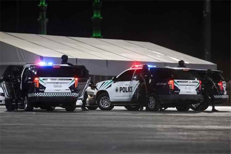 السعودية... ضبط 3 وافدين لممارستهم أفعالا تنافي الآداب في مركز "مساج"