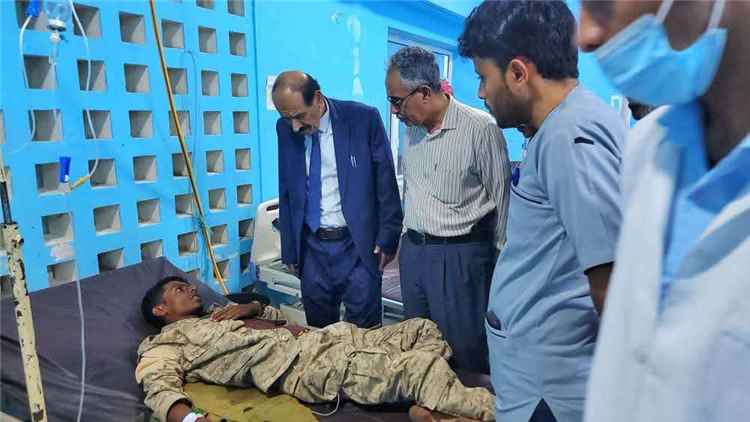 انفجار مروع يهز مدينة عتق وسقوط ضحايا من قوات درع الوطن والمدنيين