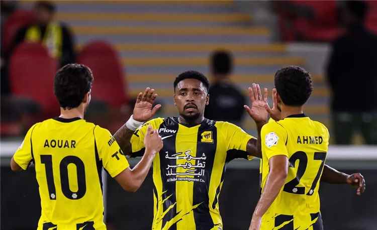 فرص متبادلة دون أهداف.. الاتحاد والفيحاء يتعادلان سلبيًا