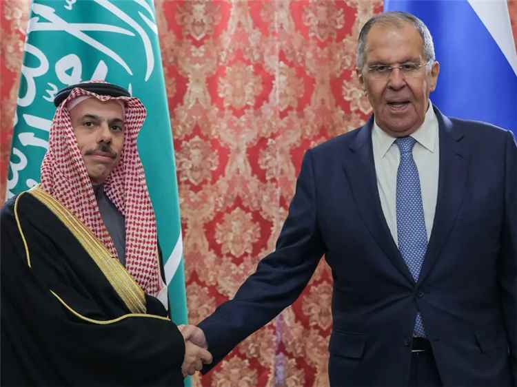 روسيا تعلن موقفها من هجمات الحوثيين على البنية التحتية السعودية وإصابة 73 مدنيا بينهم نساء وأطفال